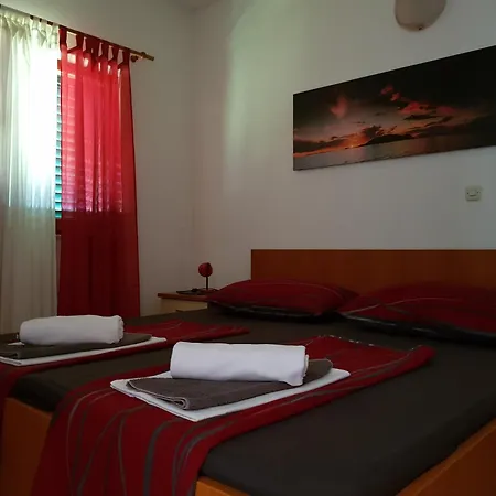Laguna Apartment *