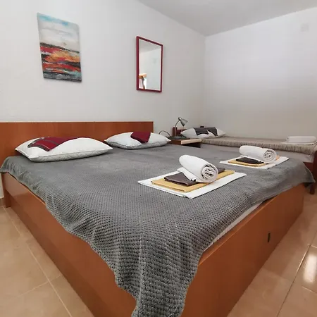 Apartment Laguna Gradac (Split-Dalmatia)